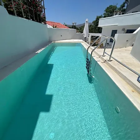 Armenous Dia's Mansion Αρμένοι